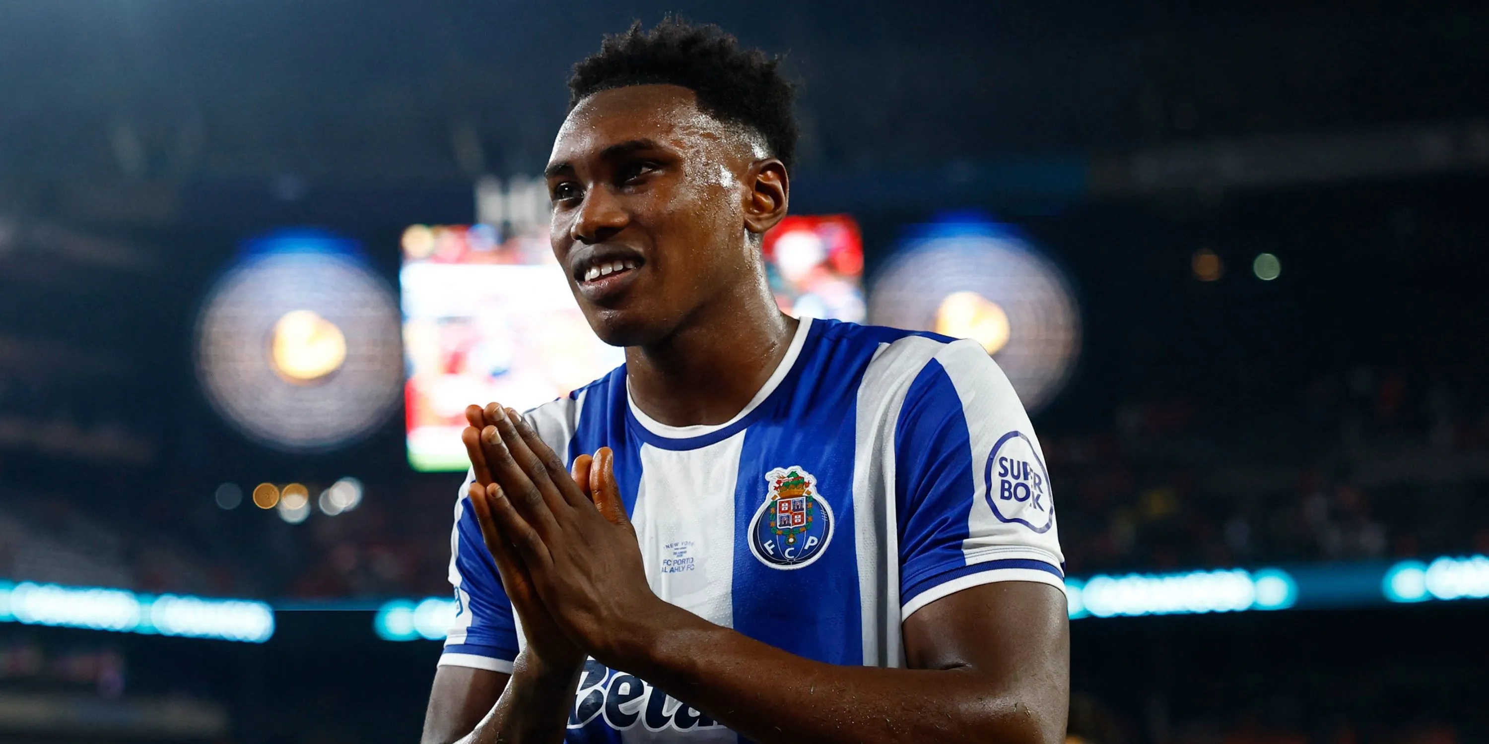 Samu ghi bàn cho Porto, mẫu trung phong có khả năng dứt điểm hiệu quả