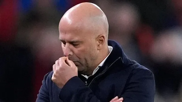 Arne Slot lực bất tòng tâm trước sự sa sút của Liverpool