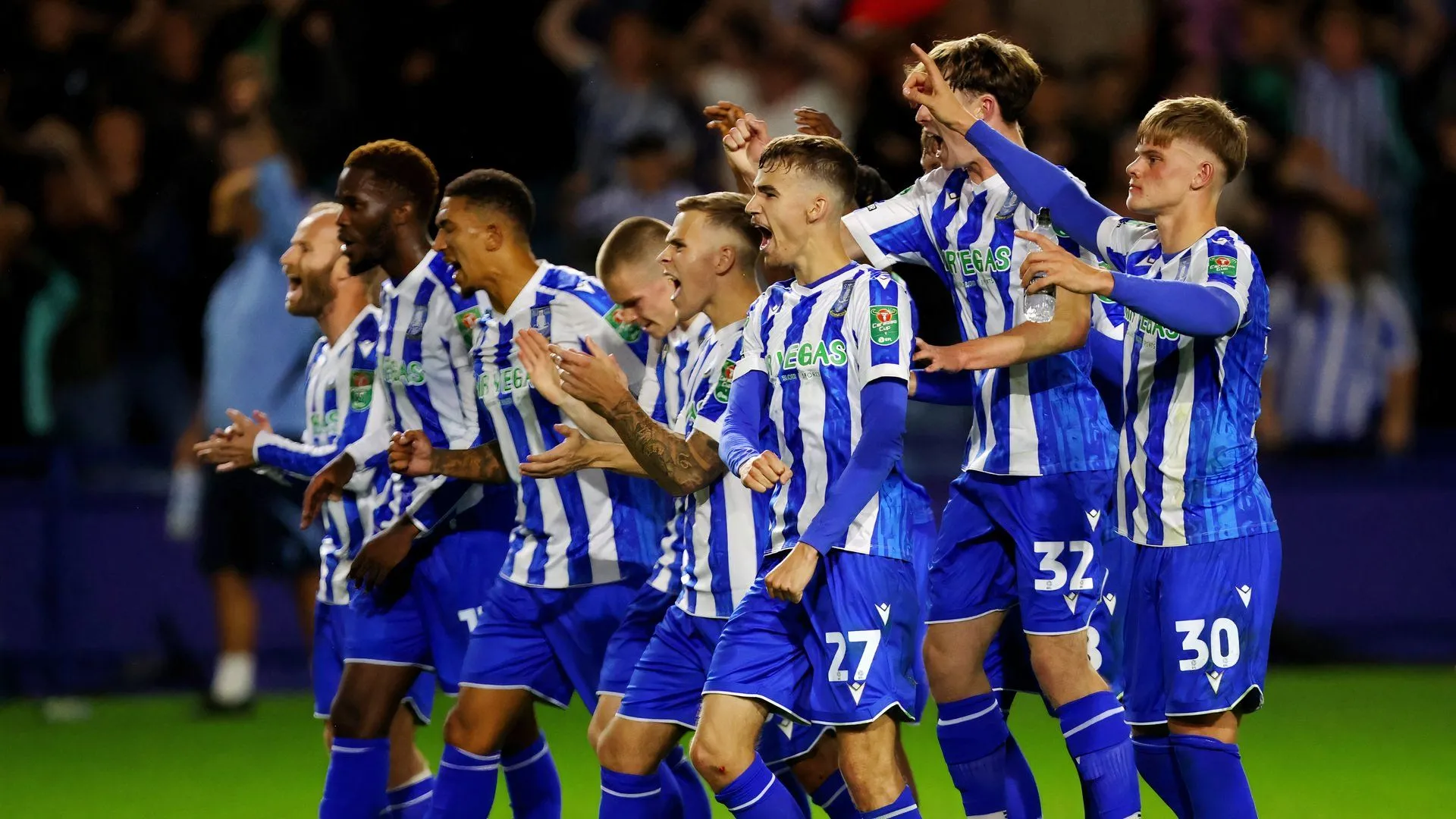 Cầu thủ Sheffield Wednesday trong trận đấu loại trực tiếp