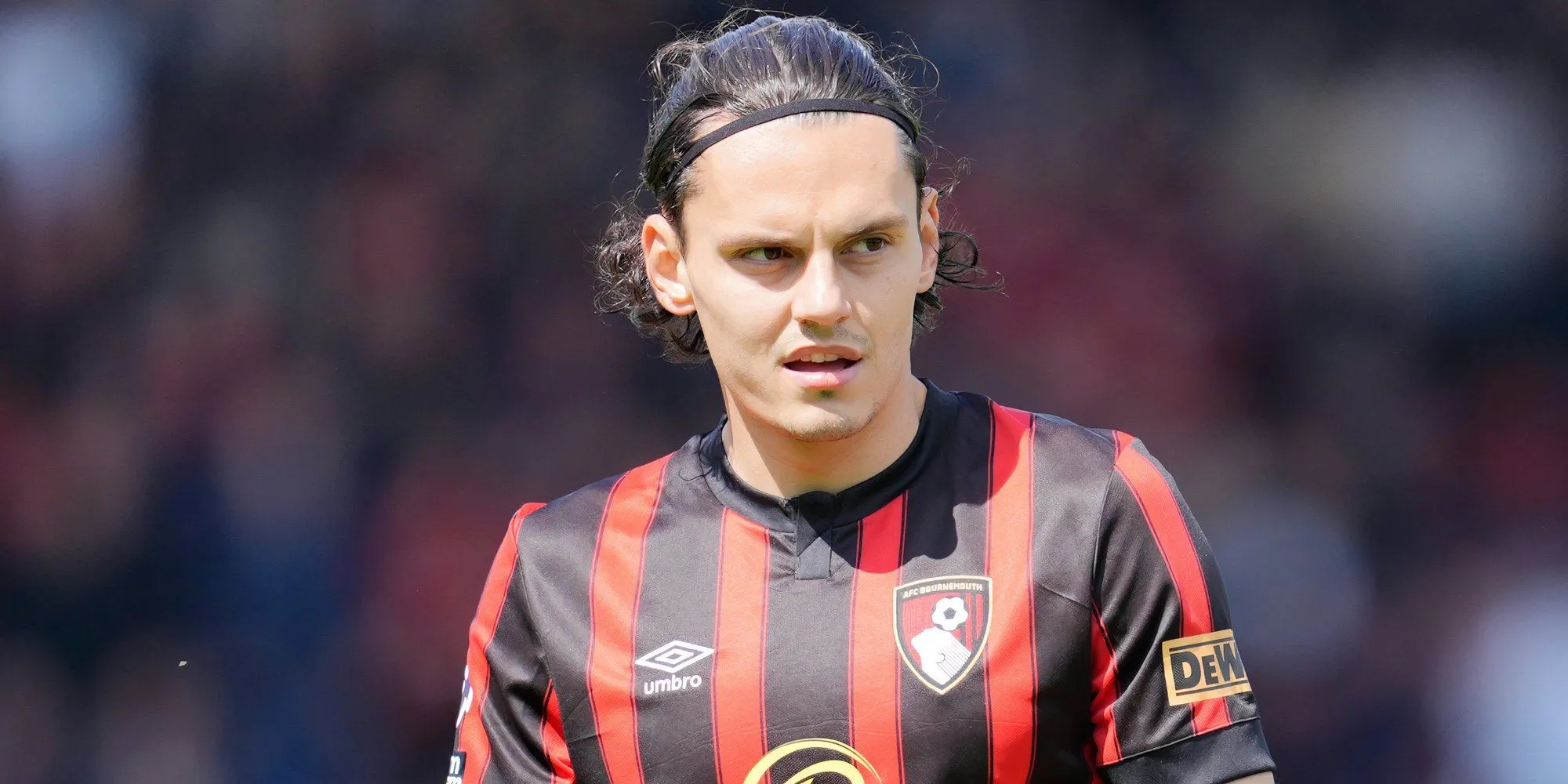 Tiền đạo Bournemouth Enes Ünal trong trận đấu tại Sân Vitality