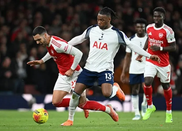 Tottenham gần như chỉ biết phòng ngự tại Emirates