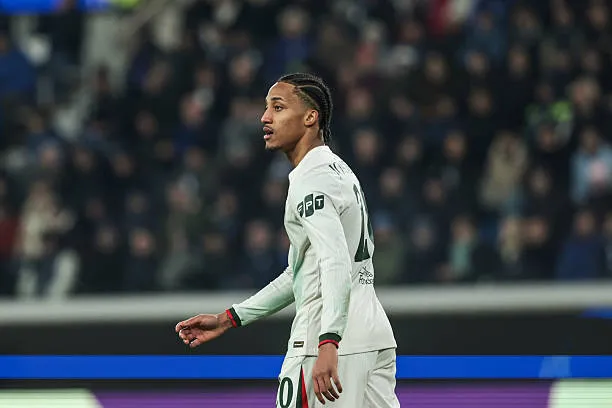 Joao Pedro phù hợp đá tiền đạo lùi hơn trung phong.